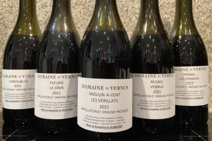 "LES TRÉSORS CACHÉS DU BEAUJOLAIS 2021"  par James Suckling